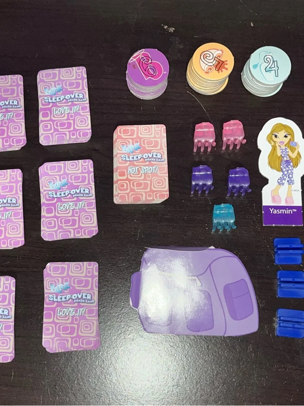 Bratz Sleep Over Board Game MGA Slumber Party Guessing‎ Game